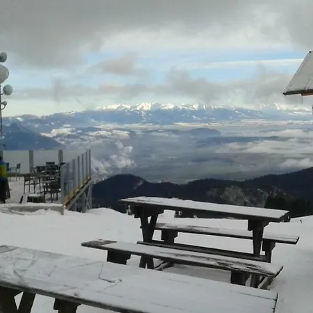 아파트 Hrabovo Barbora 19 루좀베로크