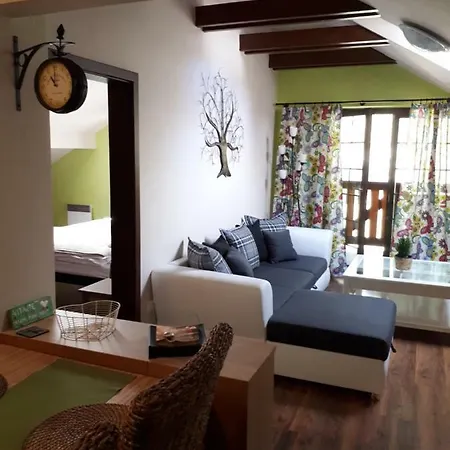 Hrabovo Barbora 19 * 루좀베로크