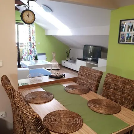 Hrabovo Barbora 19 루좀베로크