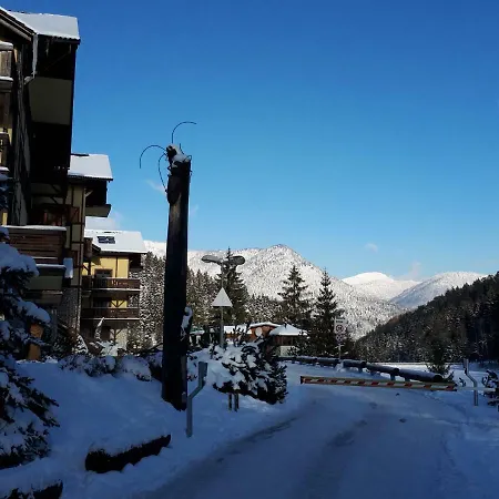 公寓 Hrabovo Barbora 19 鲁容贝罗克